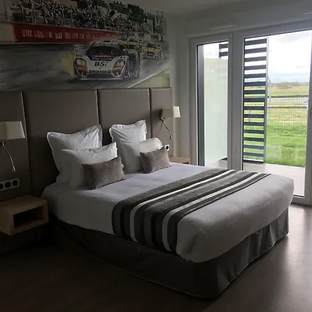 Hotel Des Pilotes Le Vigeant