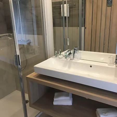 Des Pilotes Hotel 3*