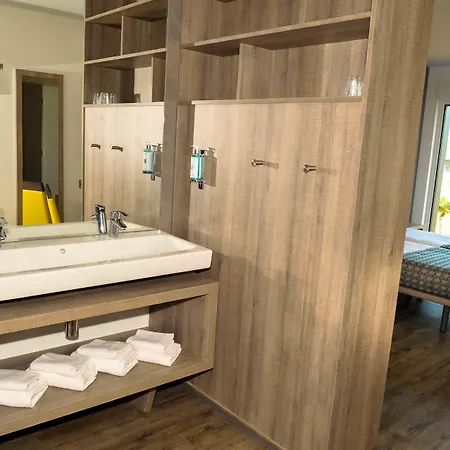 德斯皮勒特斯酒店 勒维雅昂