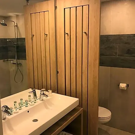 德斯皮勒特斯酒店 勒维雅昂