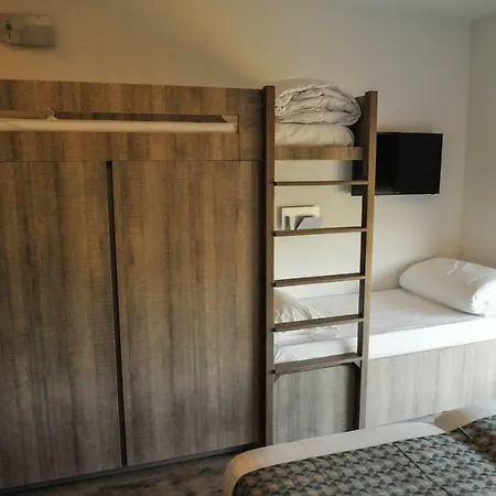 Hotel Résidence Des Pilotes Le Vigeant