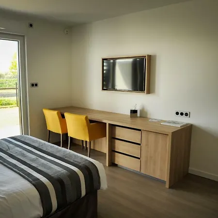 Des Pilotes Hotel Le Vigeant