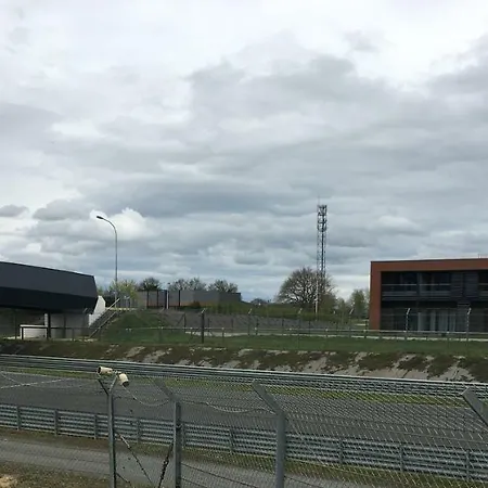 Hotel Résidence Des Pilotes Le Vigeant