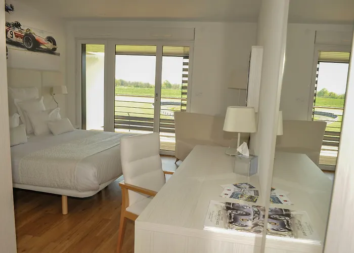 Des Pilotes Hotel Le Vigeant