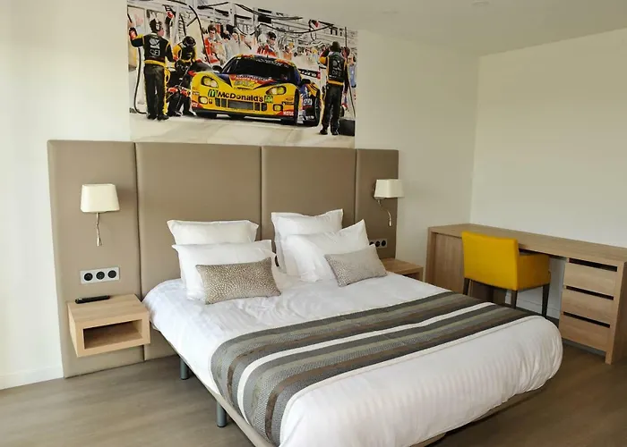 Des Pilotes Hotel 3*